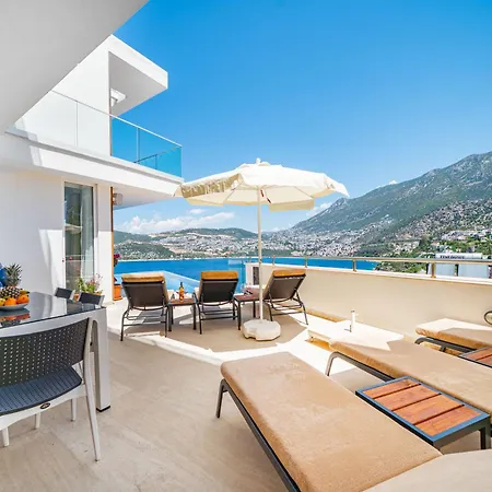 Cennetkoy Kalkan Sleeps 12 Villa