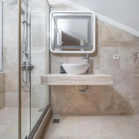 Cennetkoy Kalkan Sleeps 12