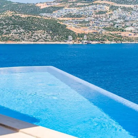 Cennetkoy Kalkan Sleeps 12 Villa