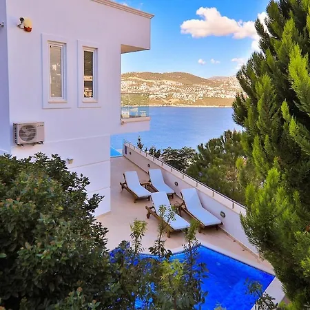 Cennetkoy Kalkan Sleeps 12 Villa