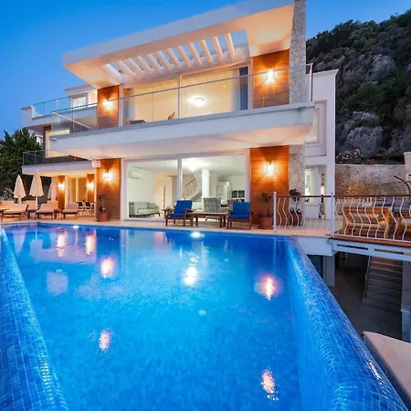Cennetkoy Kalkan Sleeps 12 *