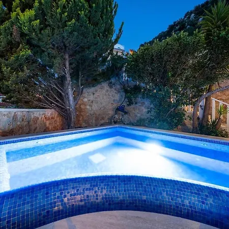 Villa Cennetkoy Kalkan Sleeps 12 *