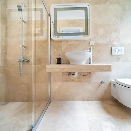 Cennetkoy Kalkan Sleeps 12 Villa *