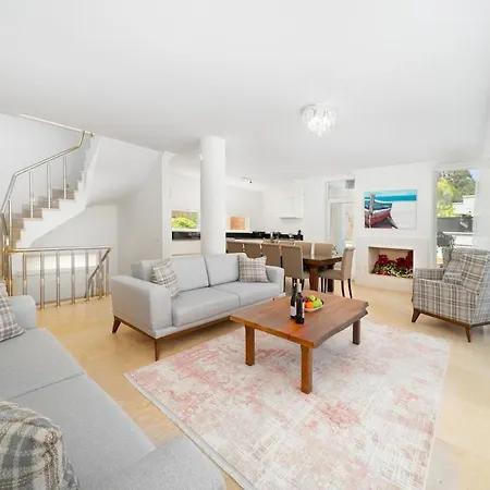 Cennetkoy Kalkan Sleeps 12