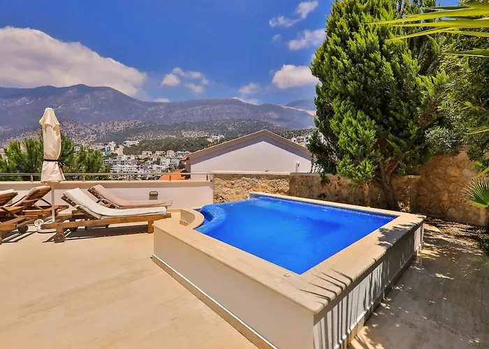 Cennetkoy Kalkan Sleeps 12 Villa *