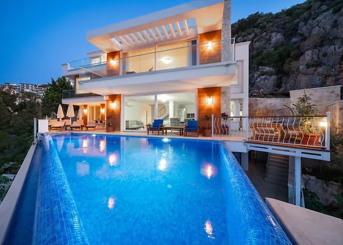 Cennetkoy Kalkan Sleeps 12 *