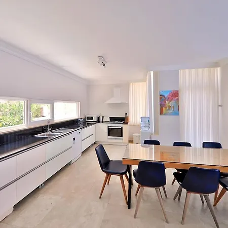 ヴィラ Cennetkoy Kalkan Sleeps 12 *