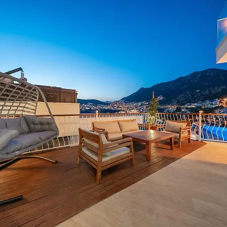 Cennetkoy Kalkan Sleeps 12 カシュ